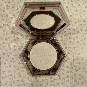 Fenty Beauty Diamond Bomb All-Over Diamond Veil Higlighter. How Many Carats NEW!